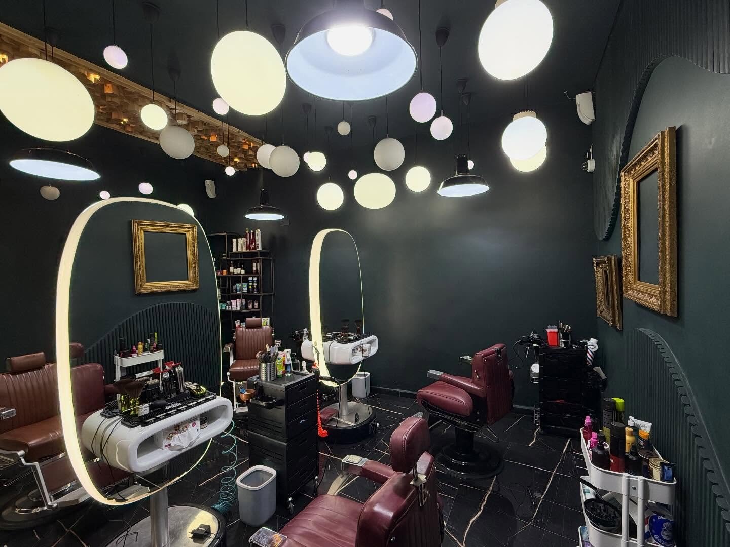 Intérieur du Salon - Ambiance Élégante